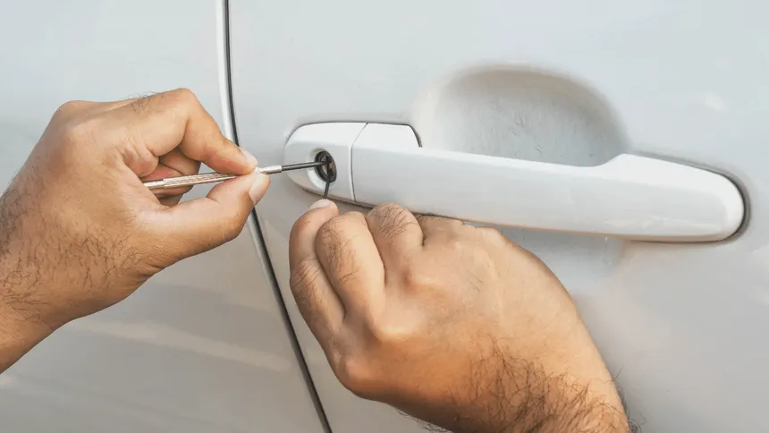 Car key replacement and programming service by professional locksmith